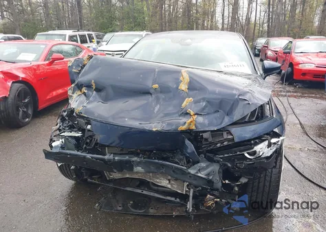 2020 Mazda Mazda3 Hatchback Preferred Package из США, поврежденный, VIN JM1BPBMM1L1155295